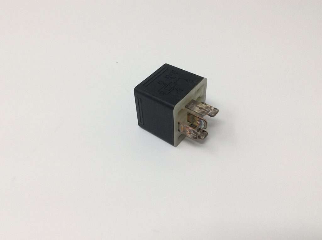 V23234-A0004-X051 Tyco Plug-In QC Mini 5-Pin Blade Relay (Cirrus 50288 ...