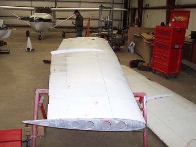 1220002-32 Cessna 210 R/H Wing Assembly