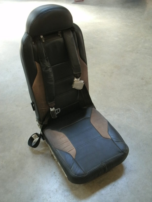 Cirrus R/H (Right) Co-Pilot Seat w/ Airbag Shoulder Harness Assembly