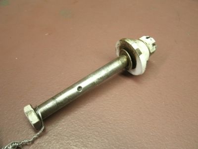 35-825005 Beechcraft Nose Gear Steering Yoke Attaching Bolt