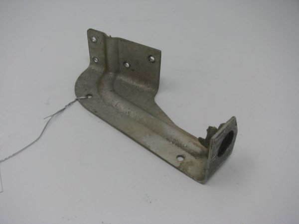 Cessna 182 L/H Lower Firewall Cowling Bracket