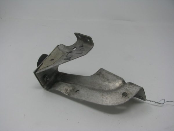 Cessna 182 R/H Lower Firewall Cowling Bracket