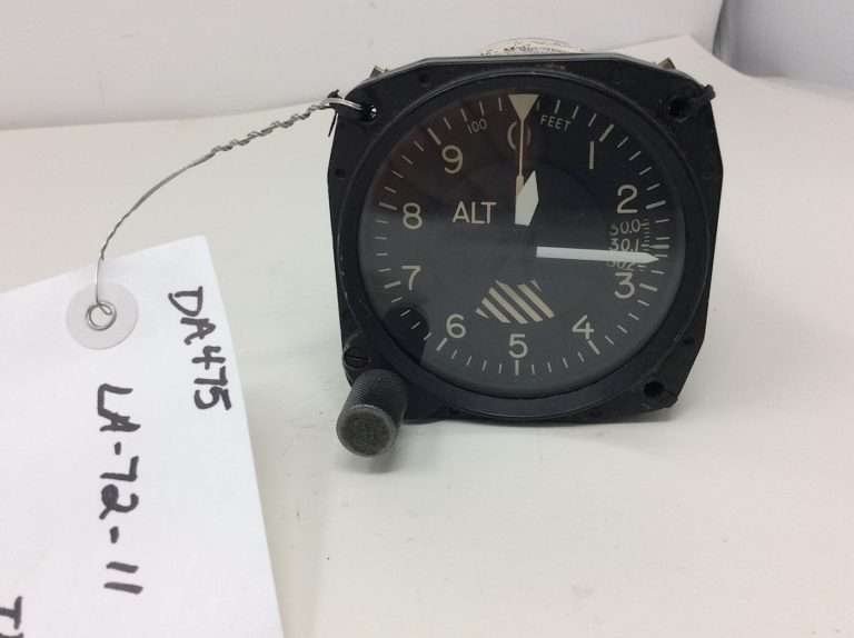 LA-72-11 United Instruments Altimeter